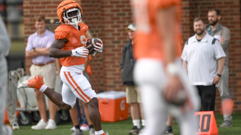 33. Gideon Davidson - Clemson Tigers