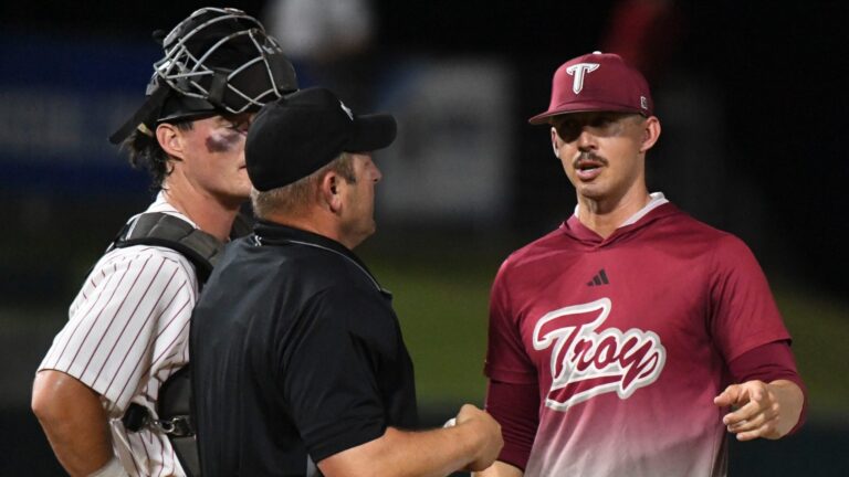 20) Troy Trojans
