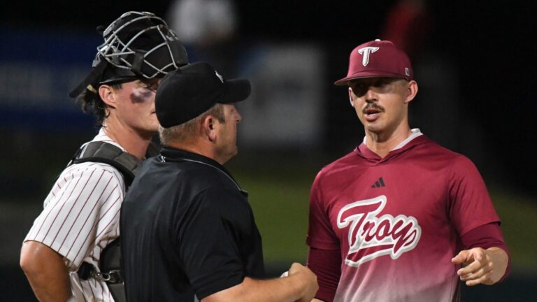 20) Troy Trojans