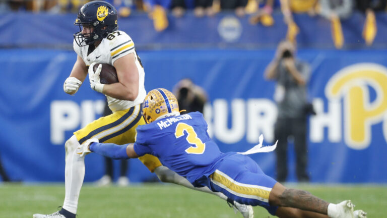 15. Jack Endries, TE