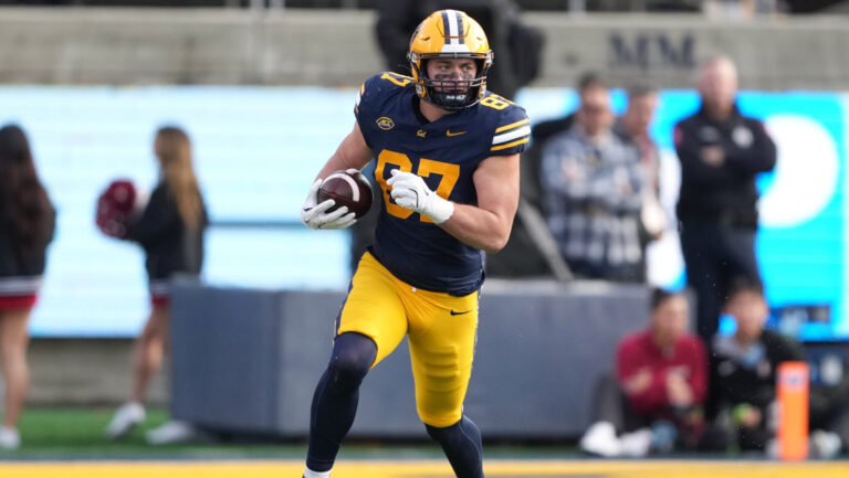 19. Jack Endries, TE