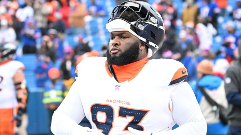 98. D.J. Jones, DT