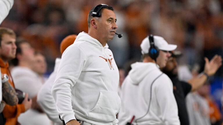 3) Texas Longhorns