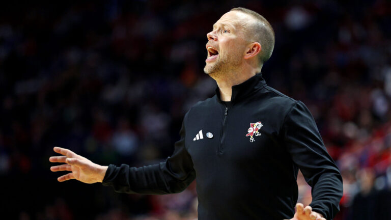 10) Louisville Cardinals