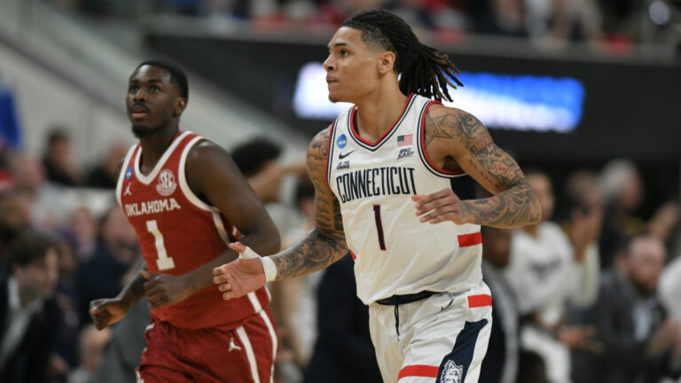 4) UConn Huskies