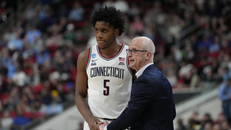 17) UConn Huskies