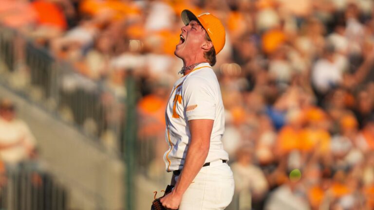 4) Tennessee Volunteers