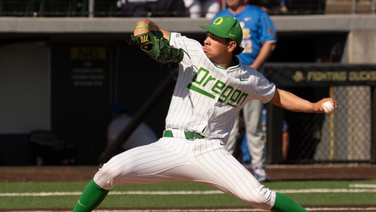 6) Oregon Ducks