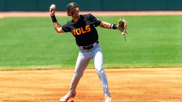 12) Tennessee Volunteers
