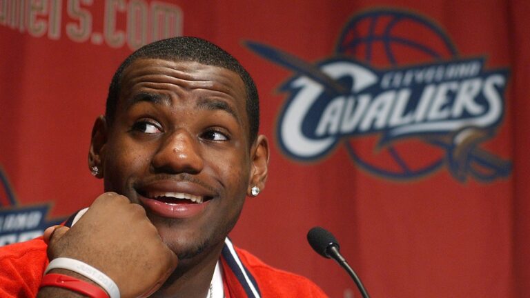 3) Cavaliers Get Hometown Hero in LeBron James