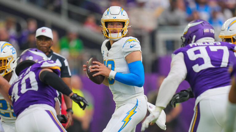 6) Minnesota Vikings vs. Los Angeles Chargers - Week 8
