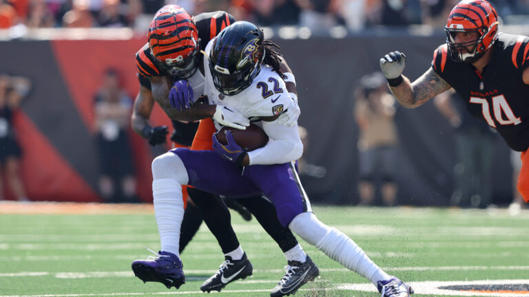 29. Vonn Bell, S