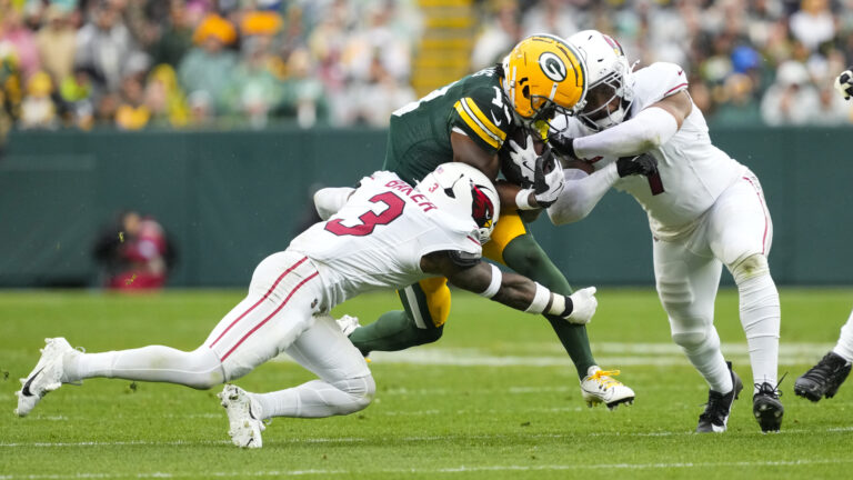 124. Kyzir White, LB