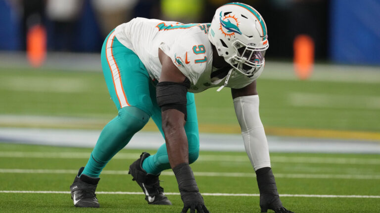 135. Emmanuel Ogbah, EDGE