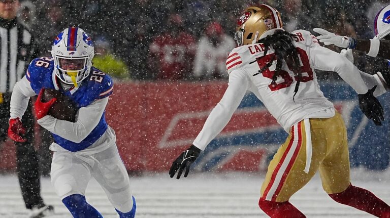 31. De'Vondre Campbell Sr., LB