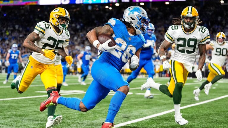 1) Thanksgiving Day: Green Bay Packers vs. Detroit Lions