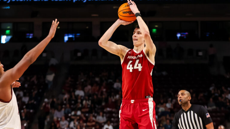 40) F Zvonimir Ivisic, Arkansas --> Illinois