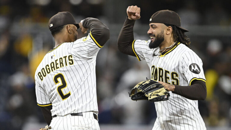 HOT - San Diego Padres (19-11)