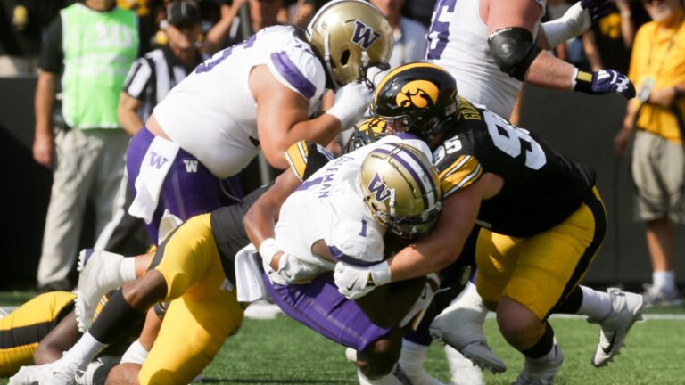 14. Aaron Graves - Iowa Hawkeyes