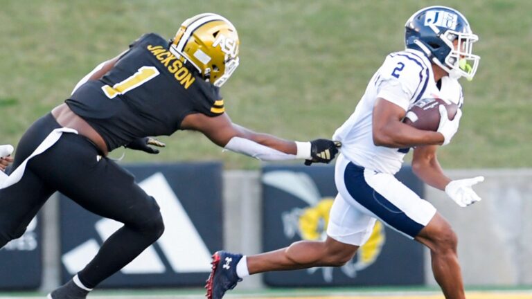 34. Dasheen Jackson, S