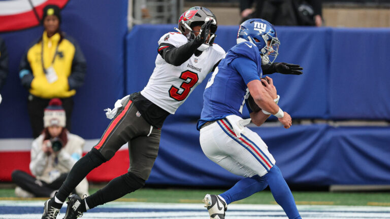 41. Jordan Whitehead, S