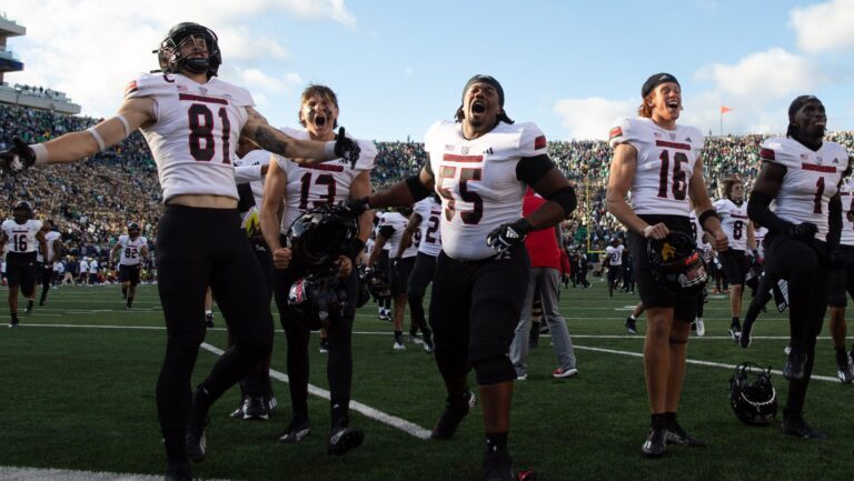 20. Northern Illinois Huskies