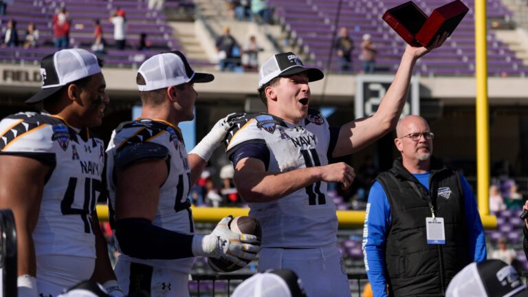27. Navy Midshipmen