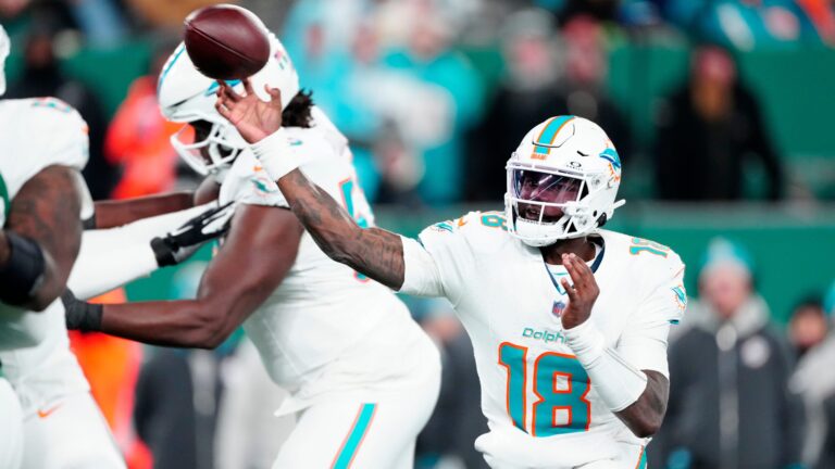 33. Tyler Huntley, QB