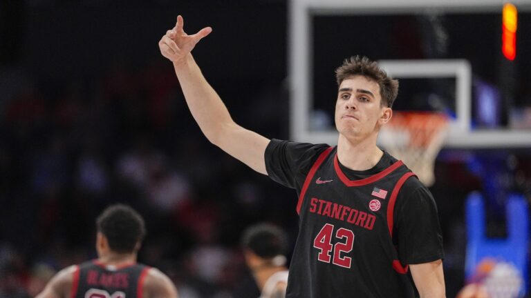 1) F/C Maxime Raynaud, Stanford 