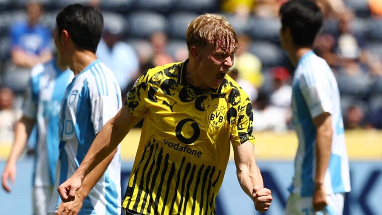 Round of 16: Dortmund over Monterry