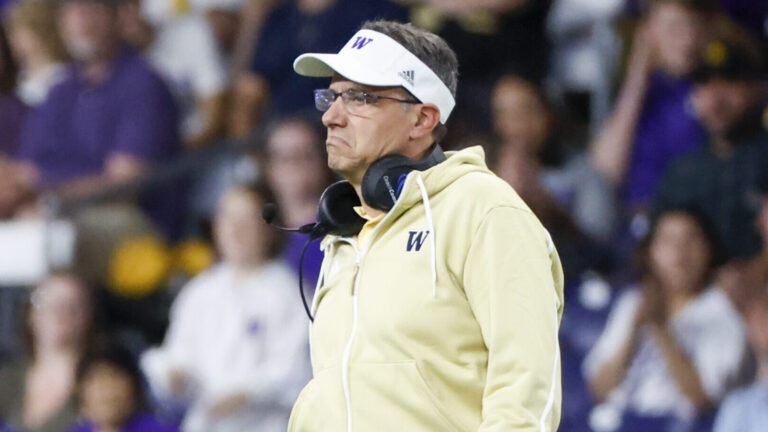 10) Washington Huskies