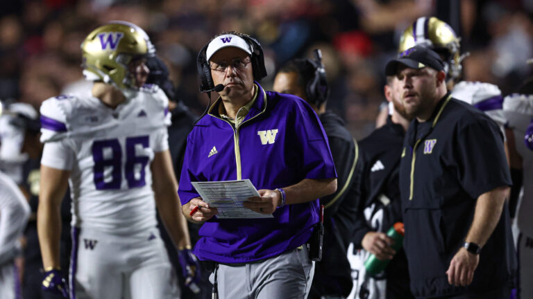 10) Washington Huskies