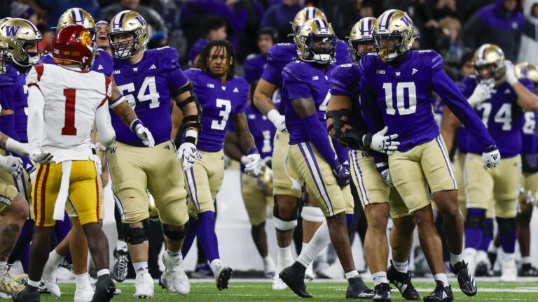 33. Washington Huskies