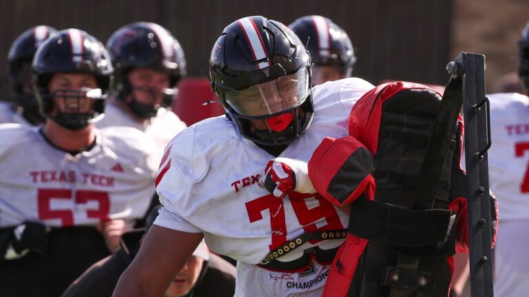 28) Howard Sampson, Offensive Tackle