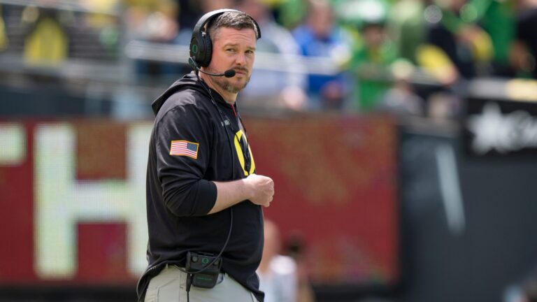 3) Oregon Ducks
