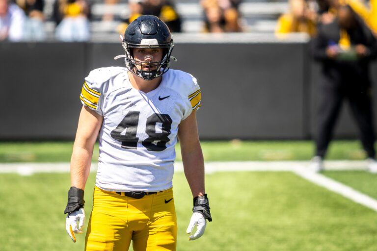 73. Max Llewellyn - EDGE - Iowa Hawkeyes