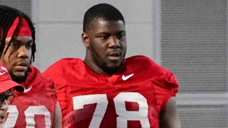 18. LT Ethan Onianwa