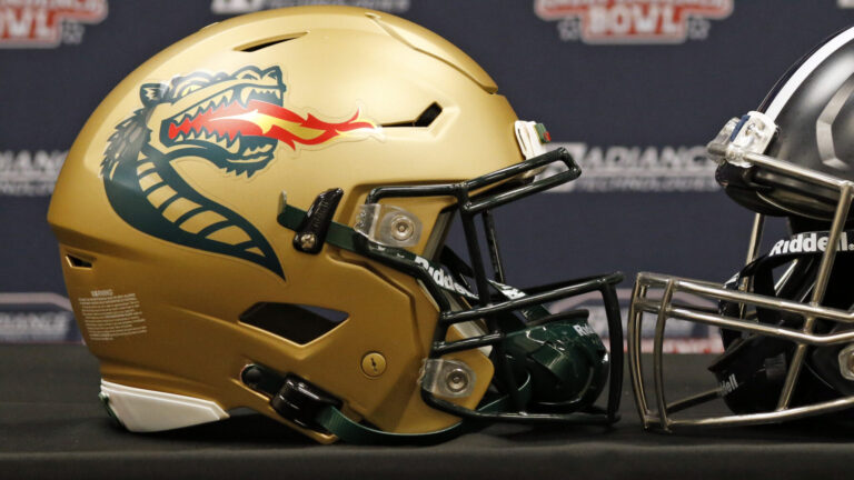 86) LB Michael Moore, UAB