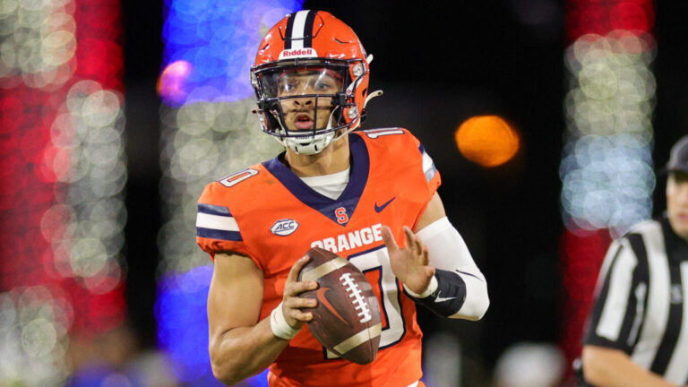 104. Braden Davis, QB