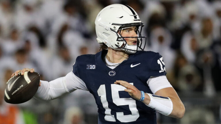 3) Penn State Nittany Lions