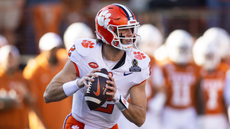 8) Clemson Tigers