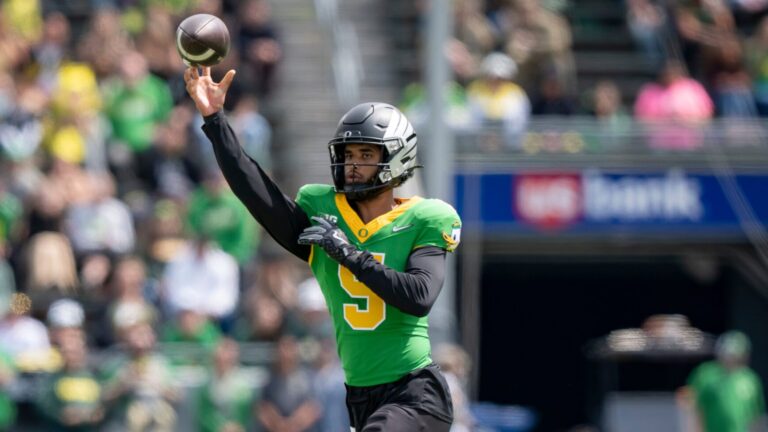 7) Oregon Ducks