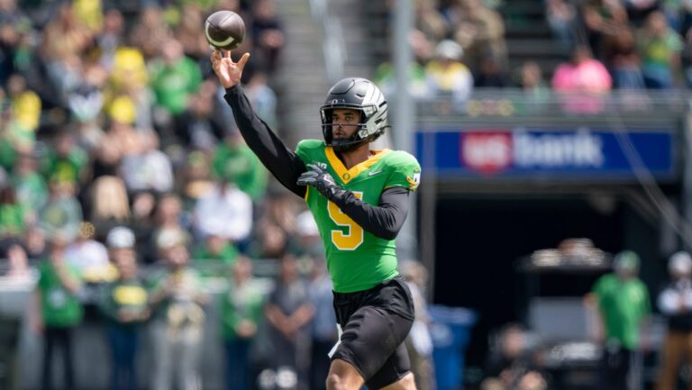 7) Oregon Ducks