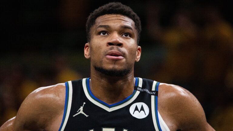 3. Giannis Antetokounmpo (97 OVR)