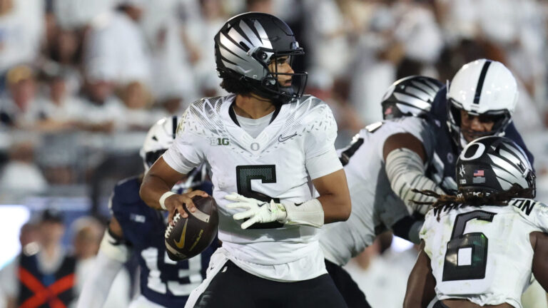 3) Oregon Ducks | Trend -1