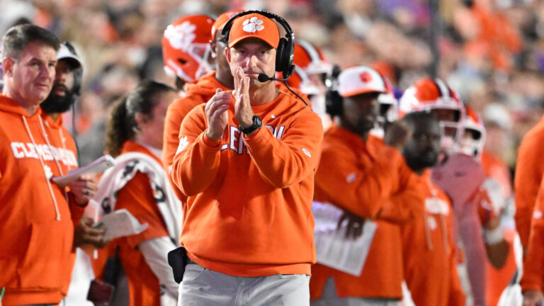 15) Clemson Tigers
