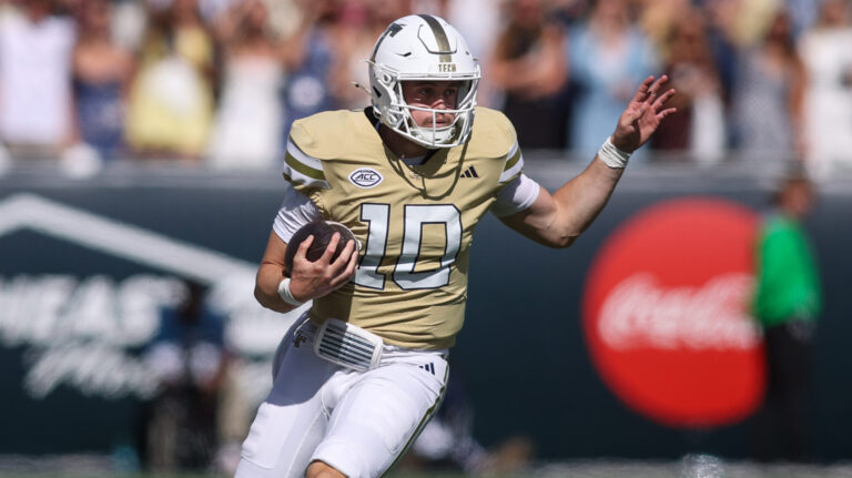8) Georgia Tech Yellow Jackets | Trend: +1