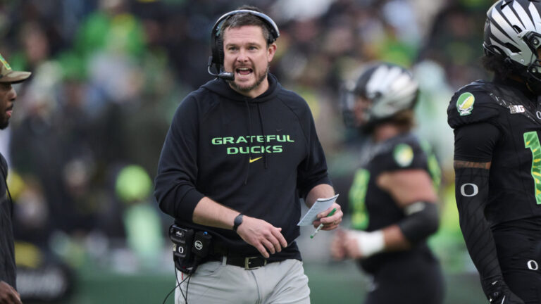 3) Oregon Ducks