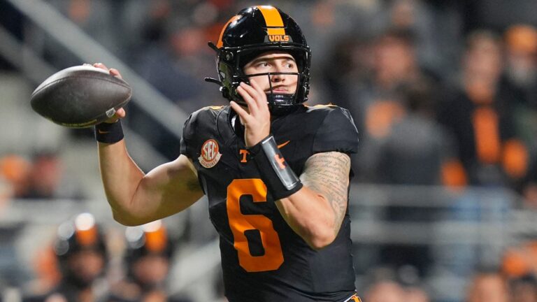 12) Tennessee Volunteers  | Trend: +2