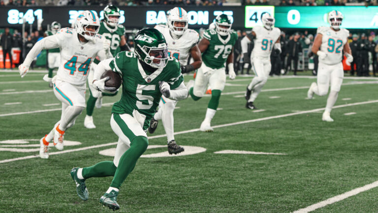 1. Miami Dolphins vs. New York Jets (+128)
